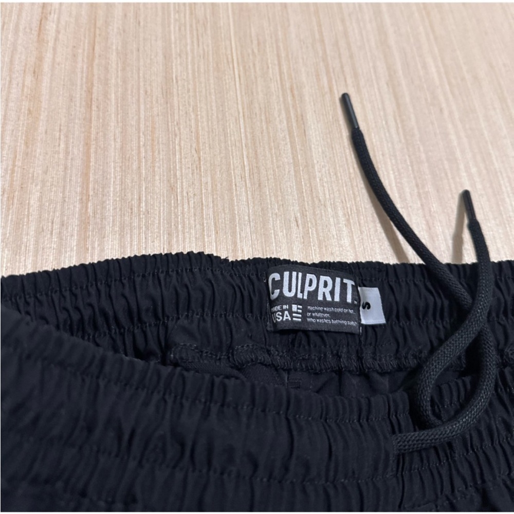 Culprit Shorts - Picture 5 of 5